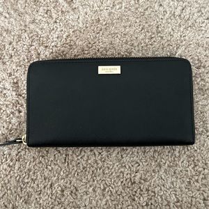 Kate Spade Saffiano leather wallet
